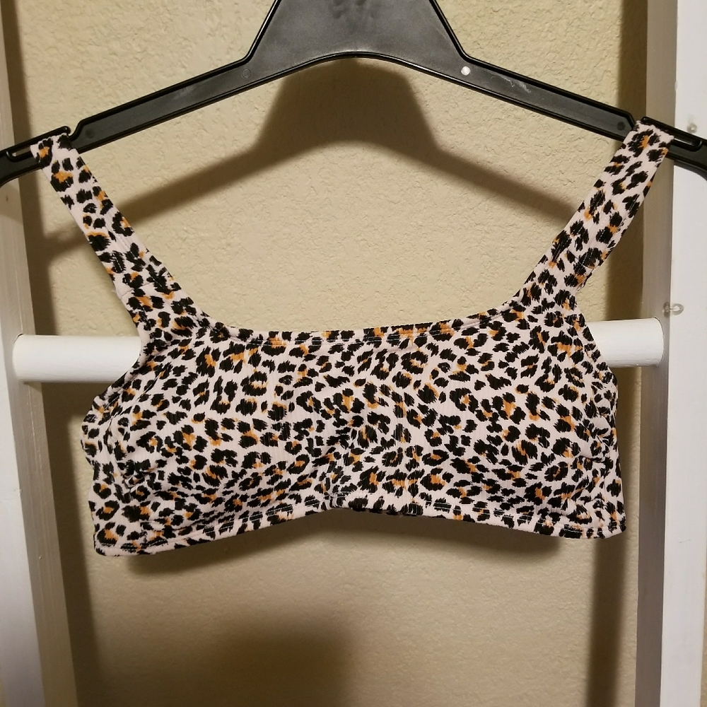 NWOT cheetah print bikini top